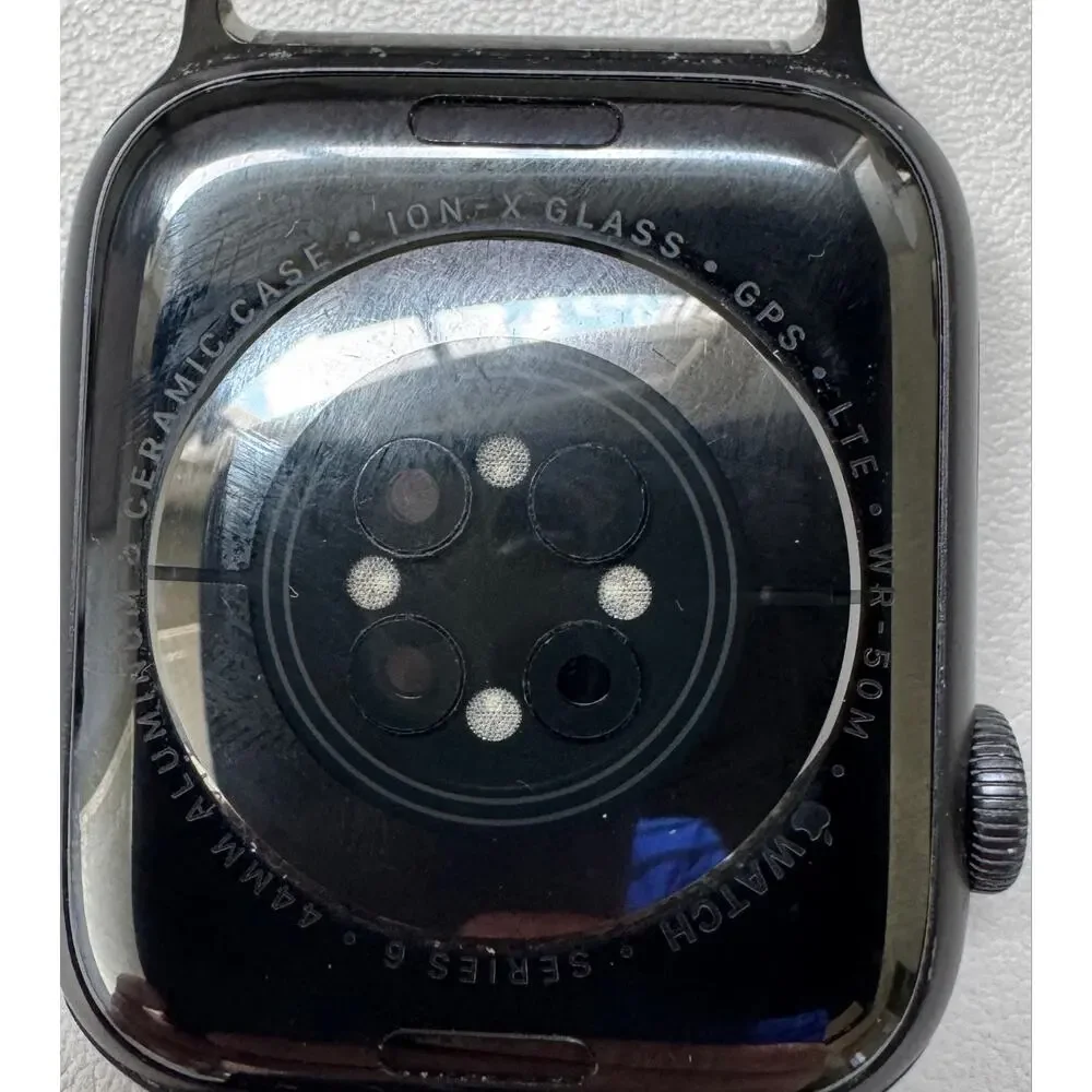 Apple Watch Series 6 | 44mm GPS+Cellular on Milanese Loop | Space Gray
